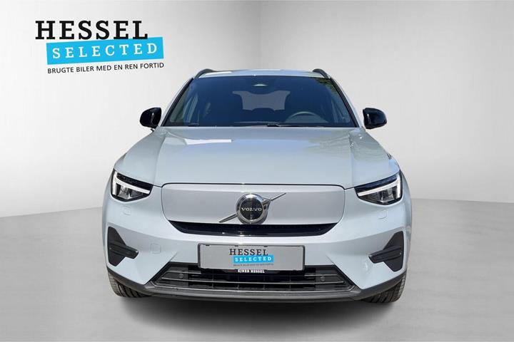 Grå Volvo EX40 fra 2025