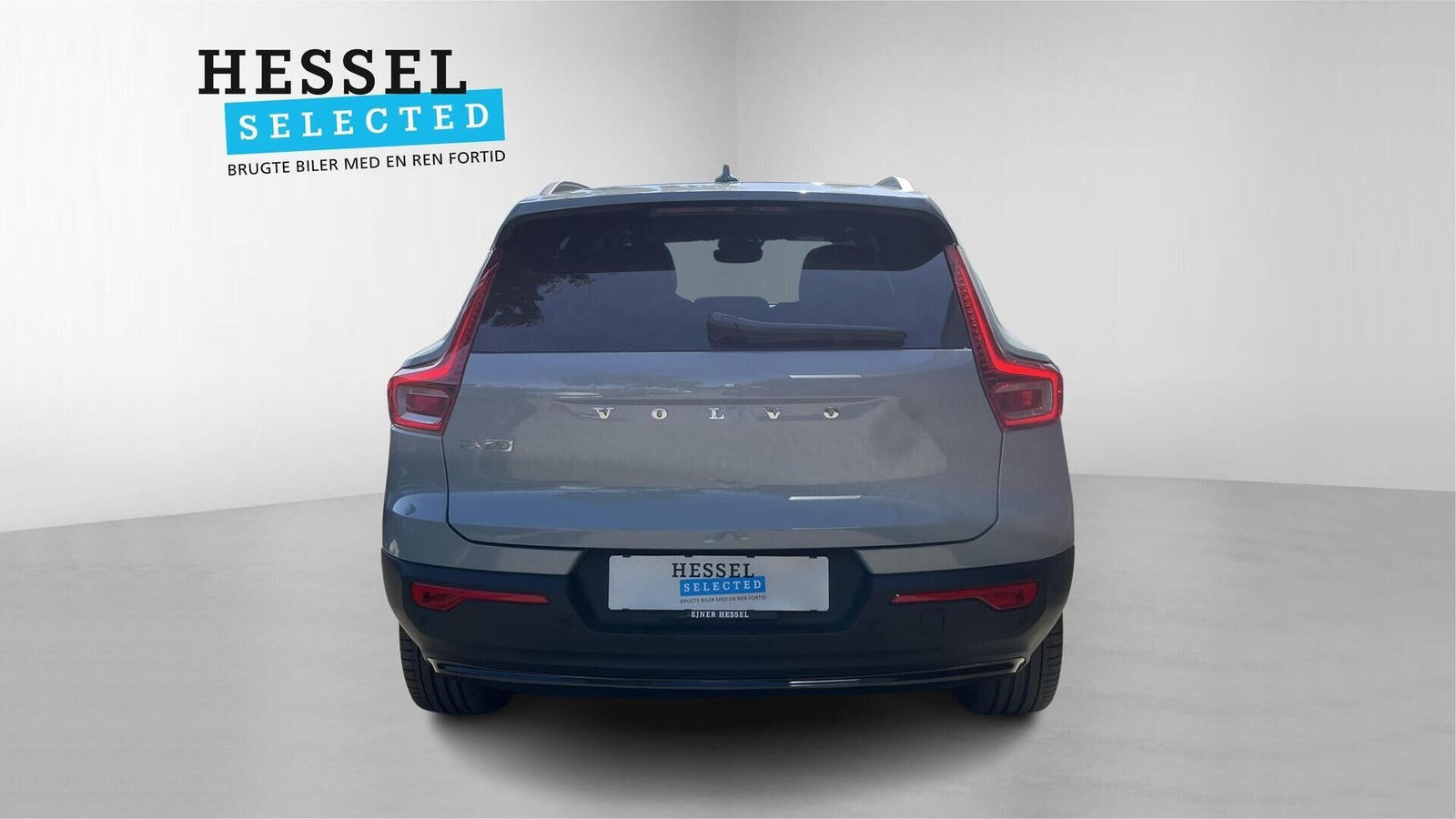 Grå Volvo EX40 fra 2025