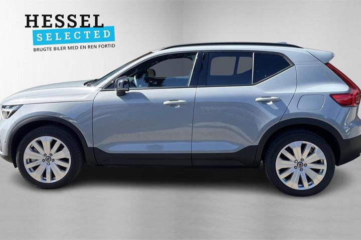 Grå Volvo EX40 fra 2025