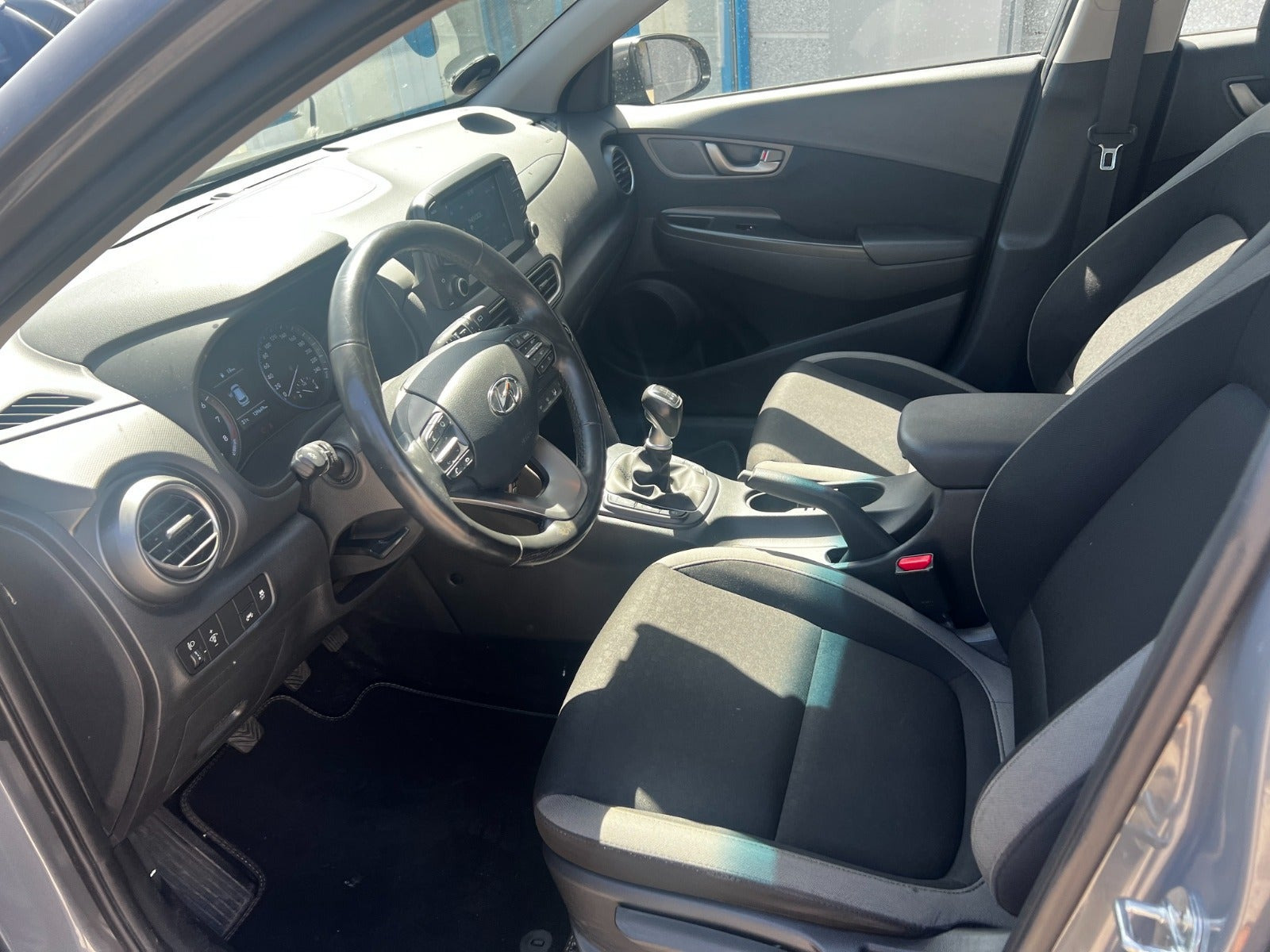 Grå Hyundai Kona fra 2020