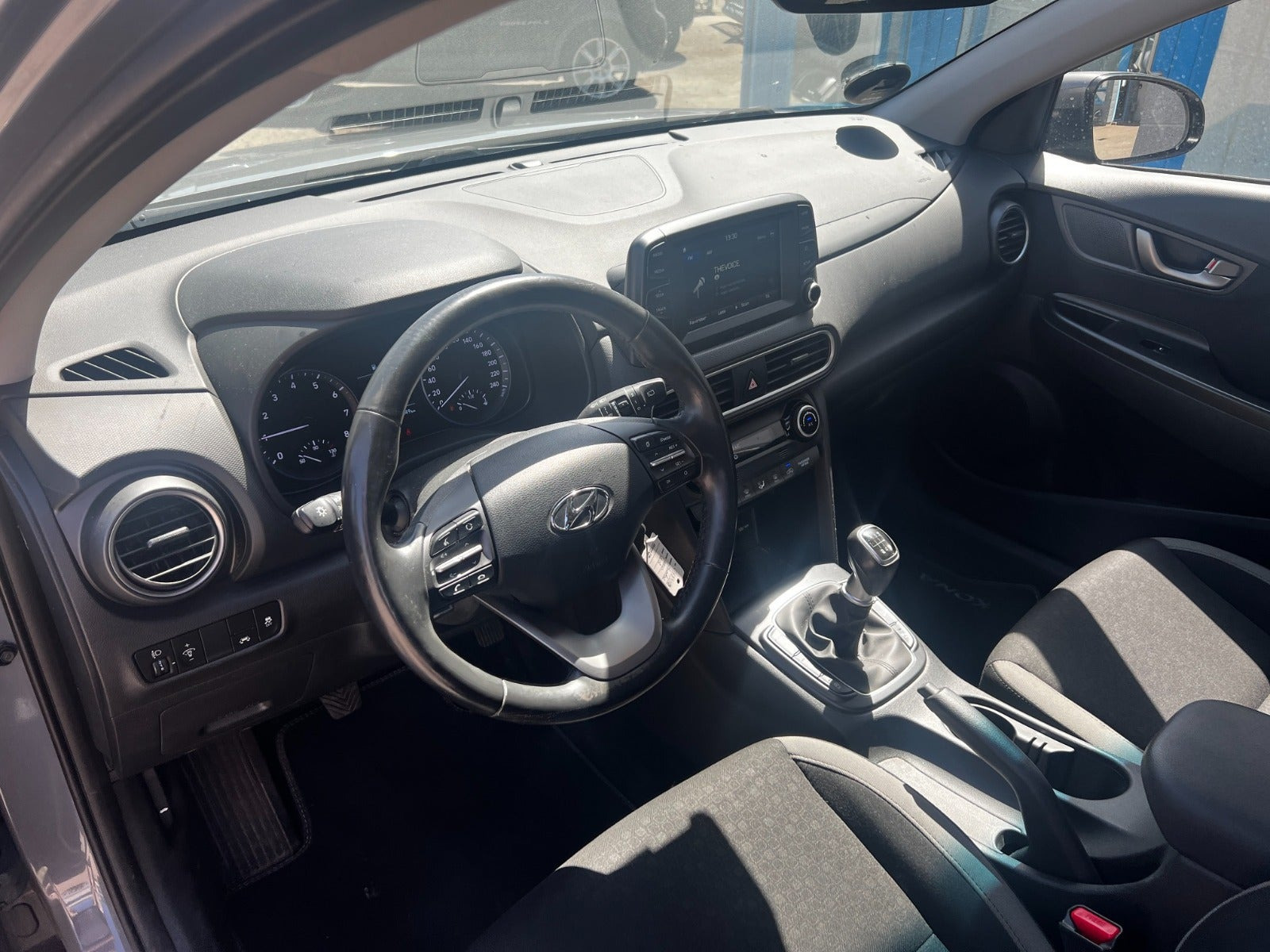 Grå Hyundai Kona fra 2020