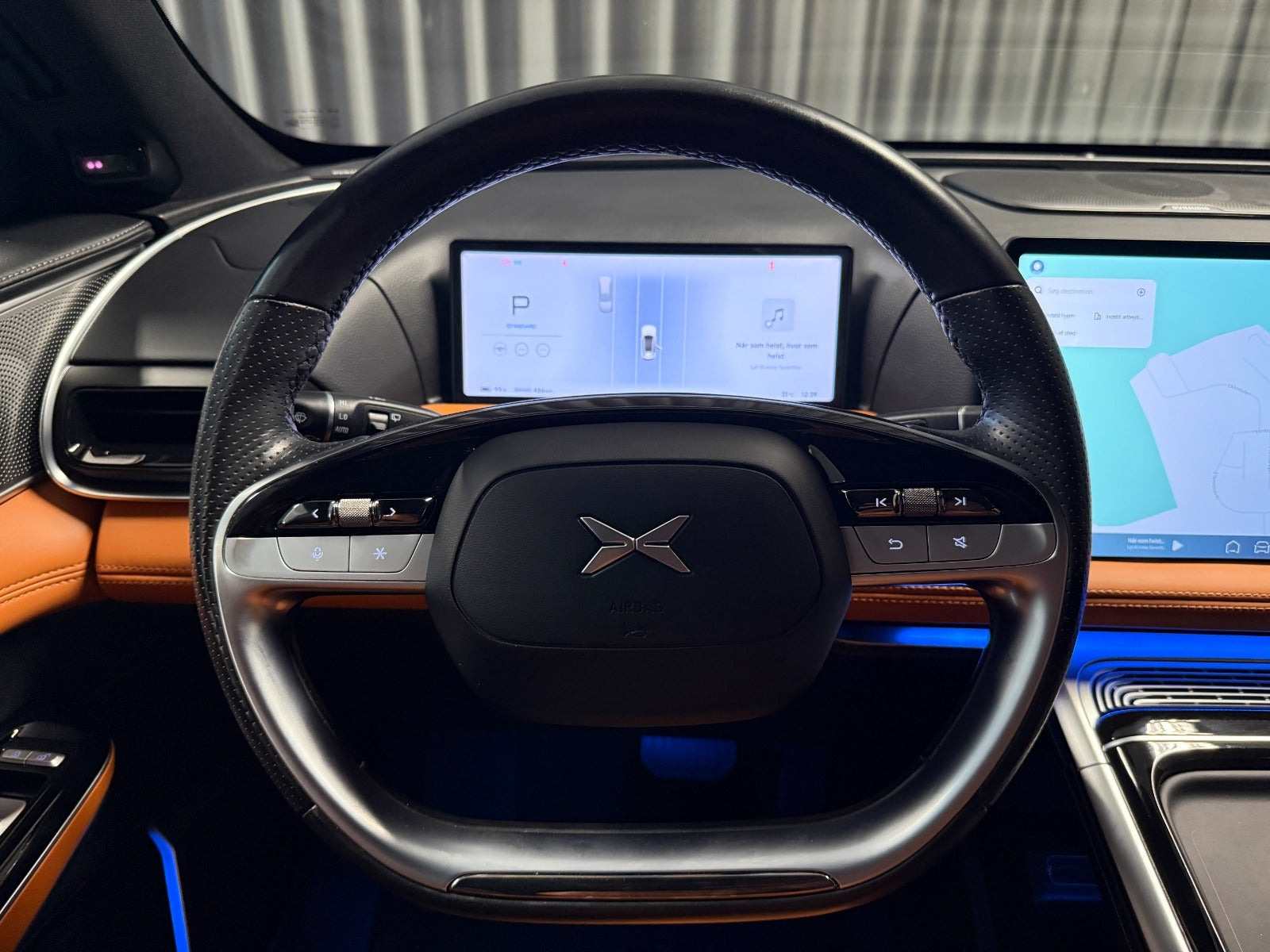 Hvid Xpeng G9 fra 2024