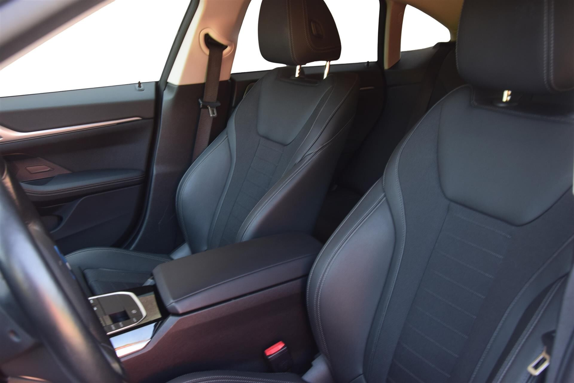 Sort BMW i4 fra 2023
