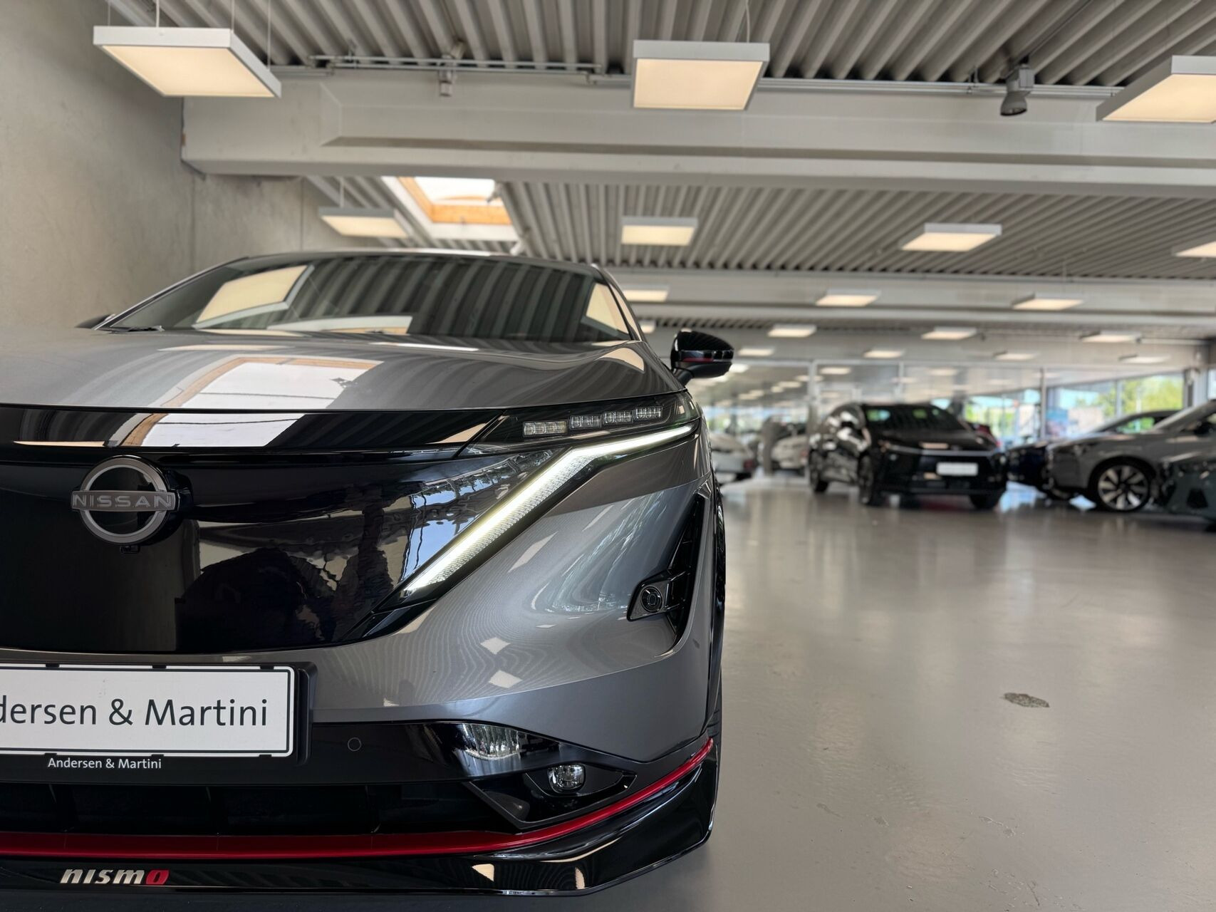 Grå Nissan Ariya fra 2026