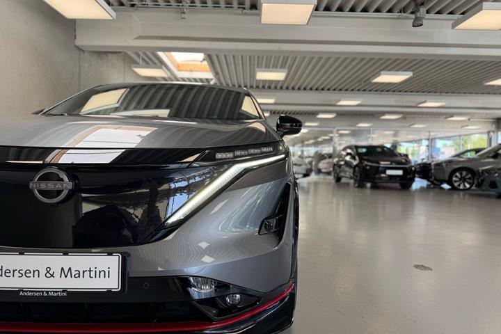 Grå Nissan Ariya fra 2026