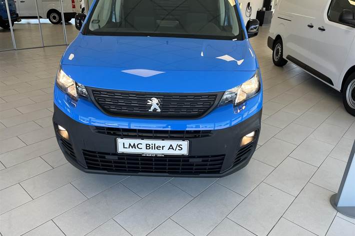 Blå Peugeot e-Partner fra 2023