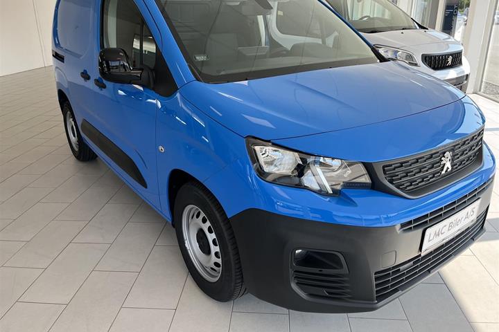 Blå Peugeot e-Partner fra 2023