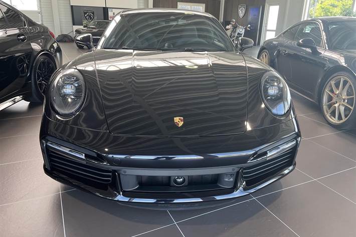 Sort Porsche 911 fra 2020