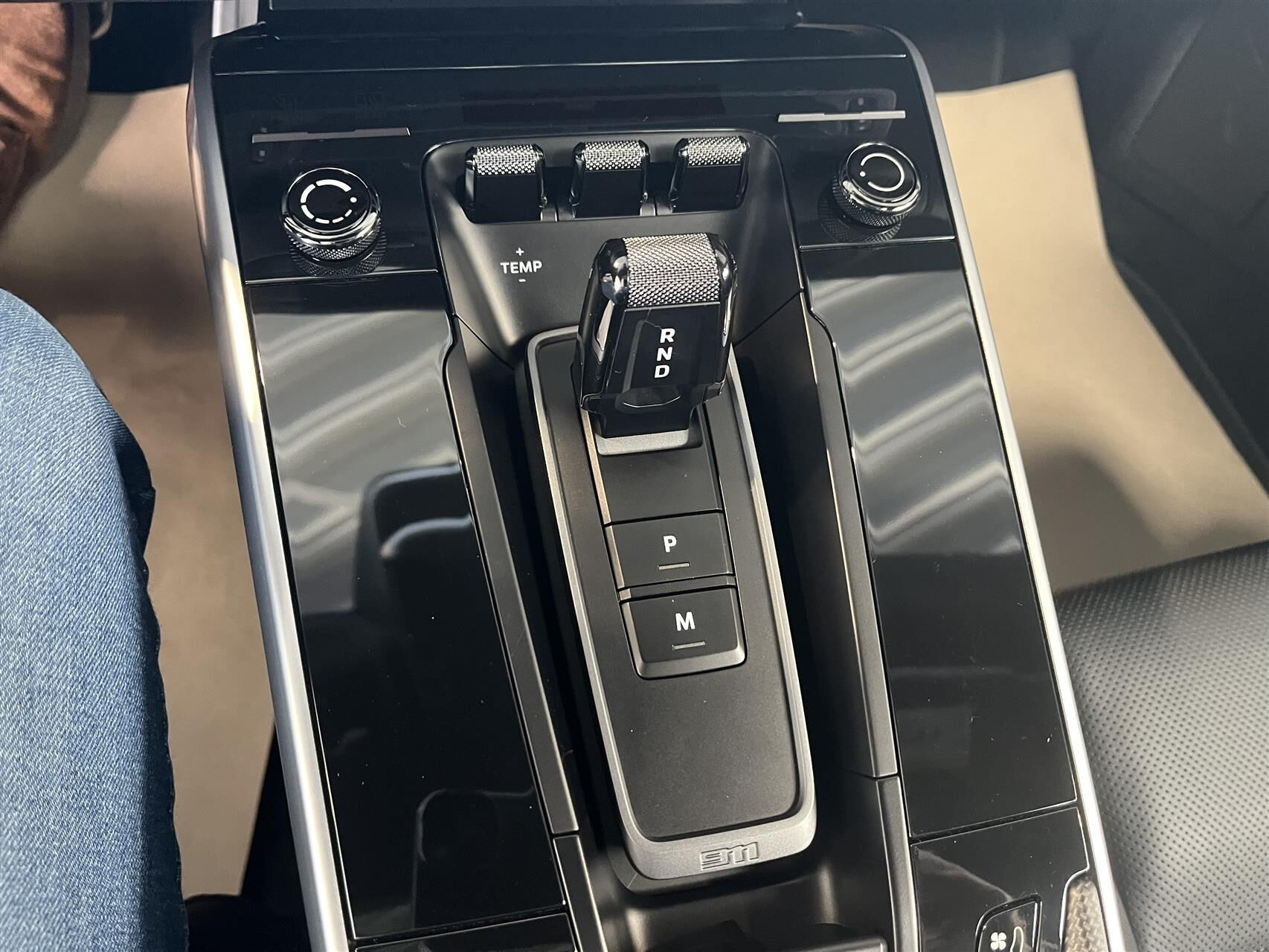 Sort Porsche 911 fra 2020
