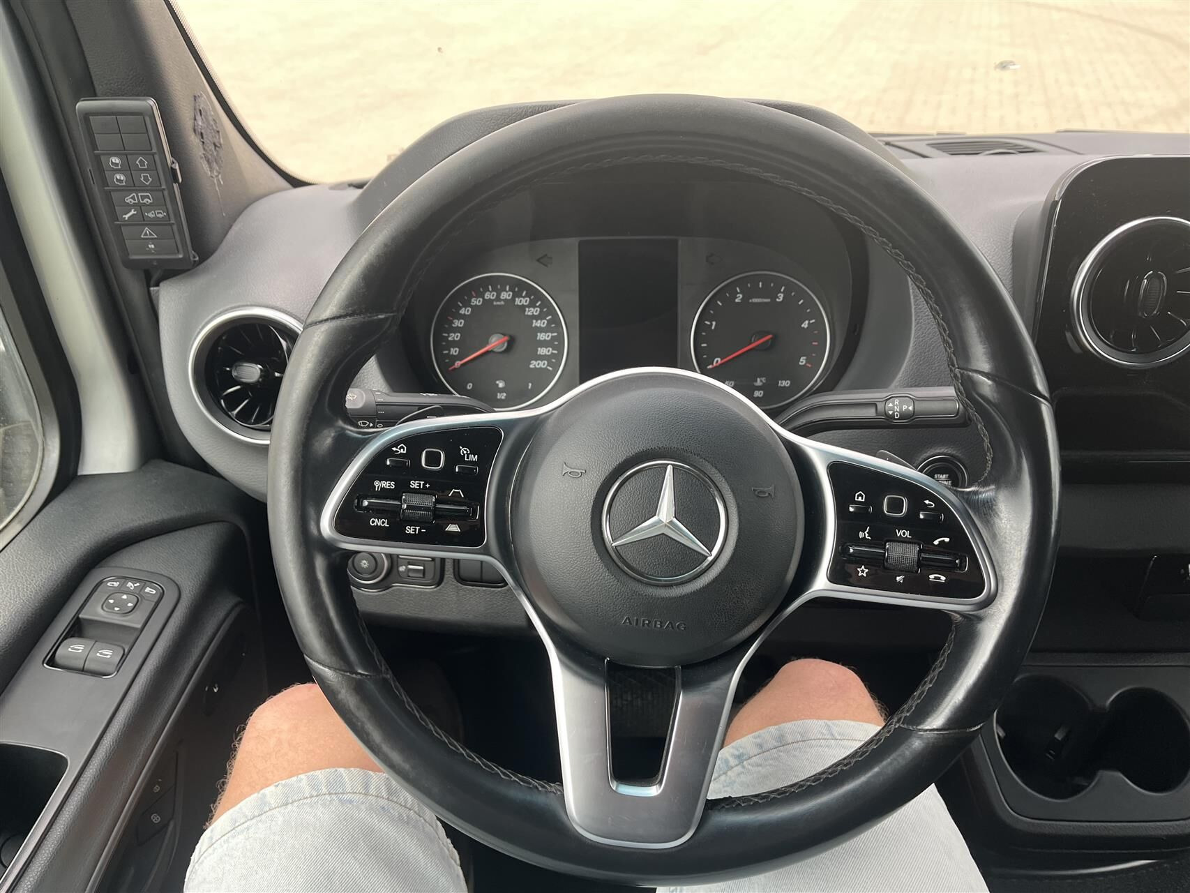 undefined Mercedes Sprinter fra 2020