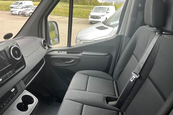 undefined Mercedes Sprinter fra 2020