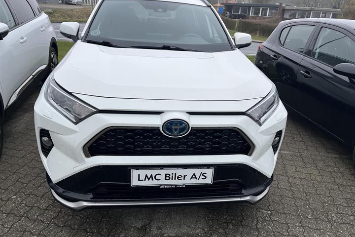 Hvid Toyota RAV4 Plug-in fra 2021