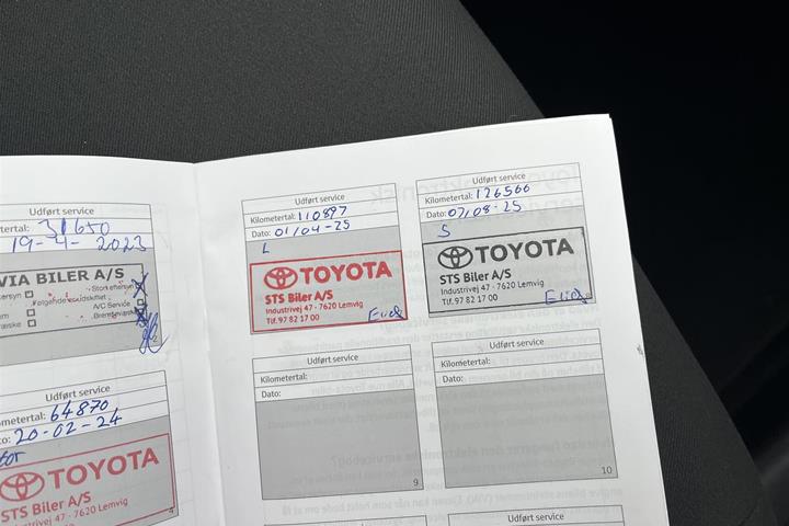Hvid Toyota RAV4 Plug-in fra 2021