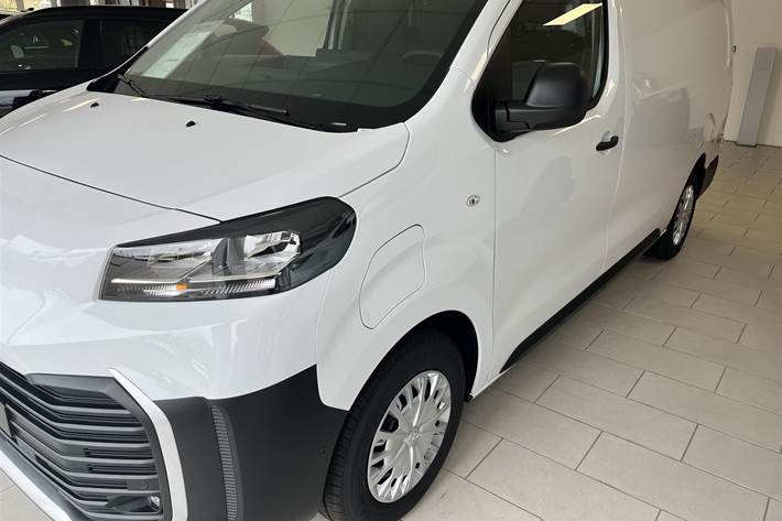 Hvid Toyota Proace Electric fra 2025