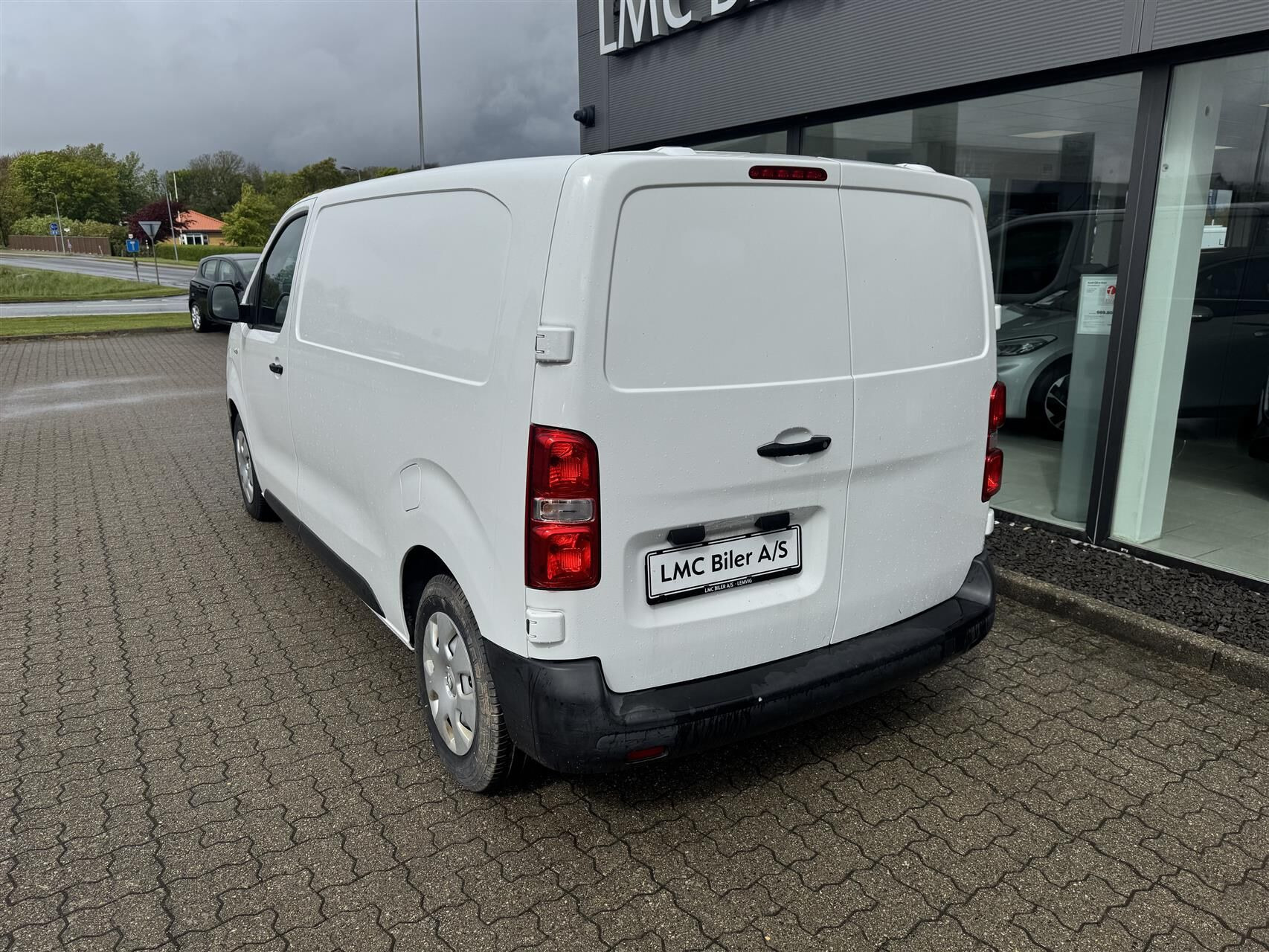 Hvid Peugeot e-Expert fra 2021