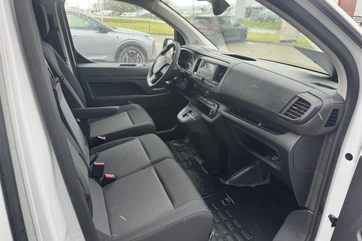 Hvid Peugeot e-Expert fra 2025
