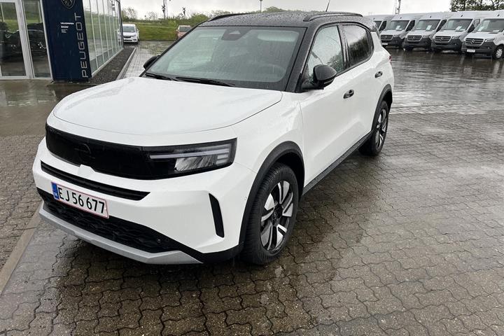 Hvid Opel Frontera fra 2025