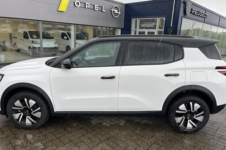 Hvid Opel Frontera fra 2025