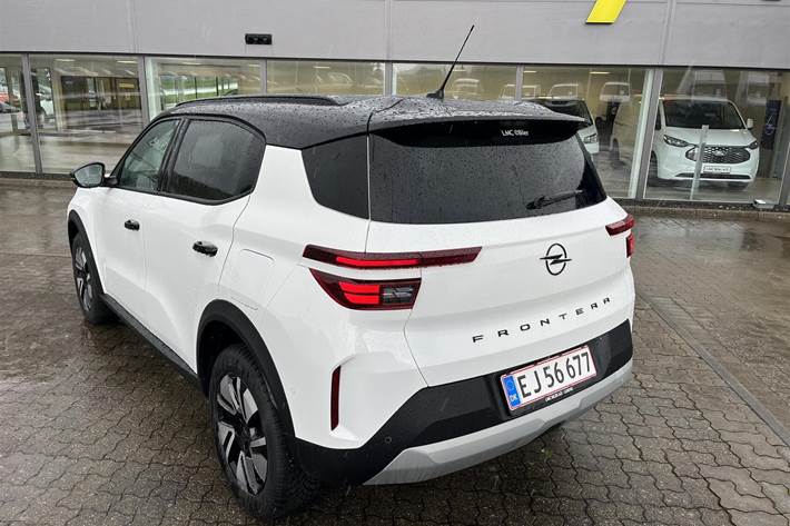 Hvid Opel Frontera fra 2025