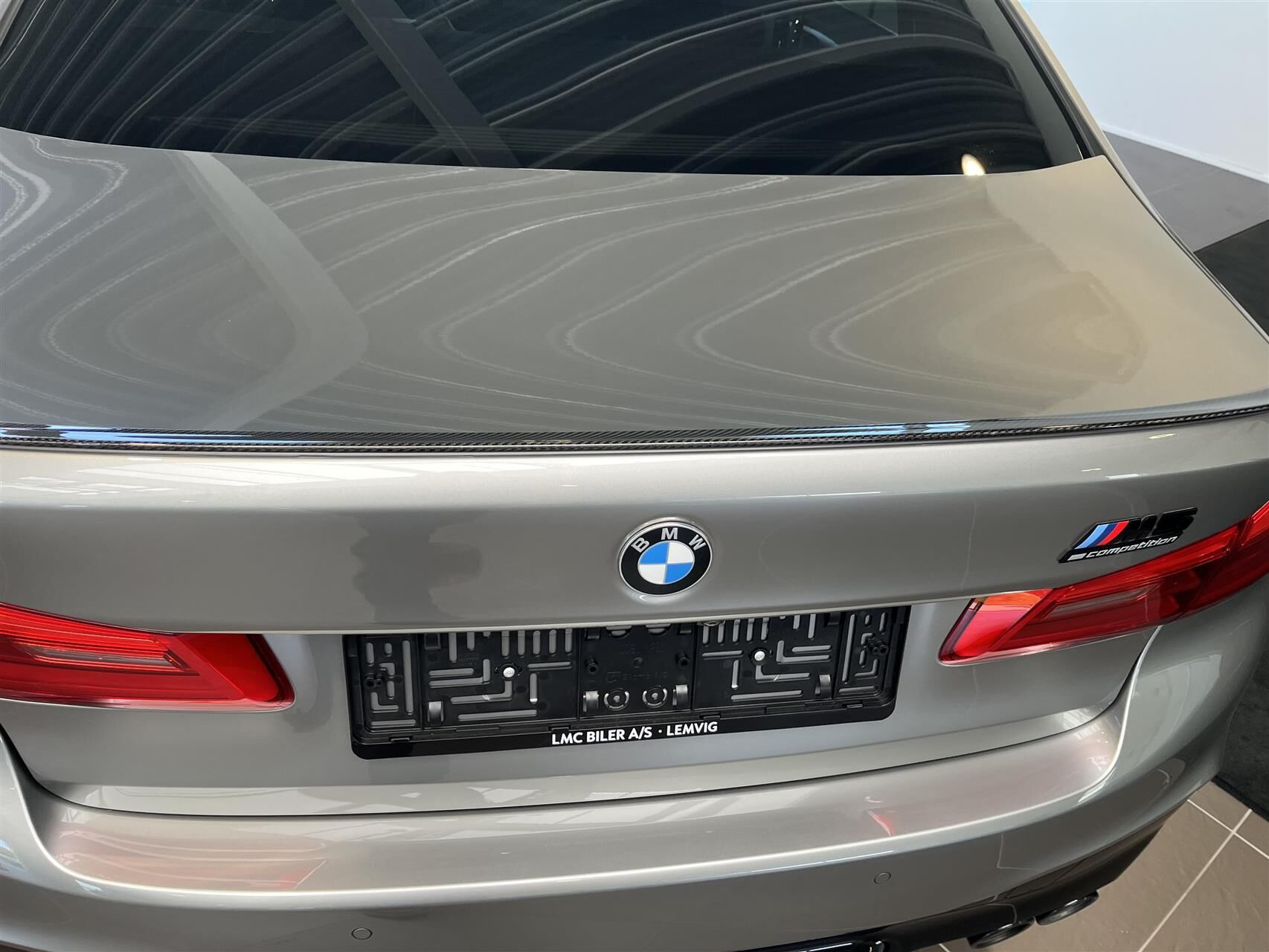 Sort BMW M5 fra 2019