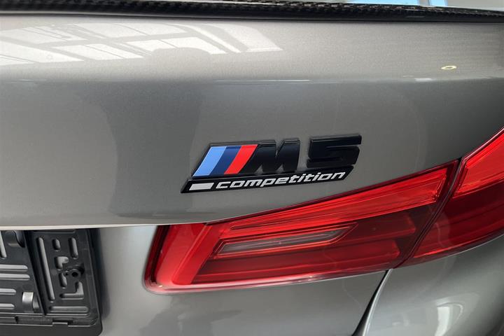 Sort BMW M5 fra 2019