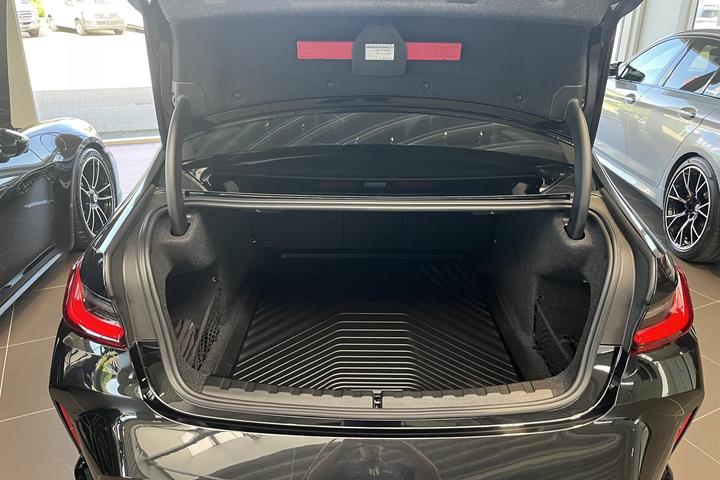 Sort BMW M3 fra 2022
