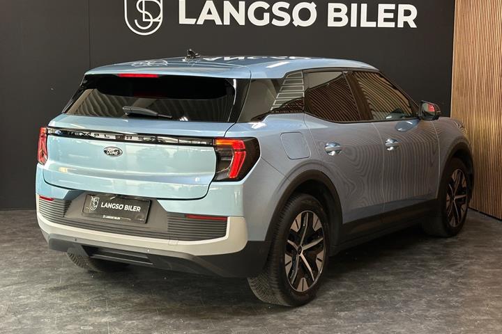 Blå Ford Explorer fra 2025