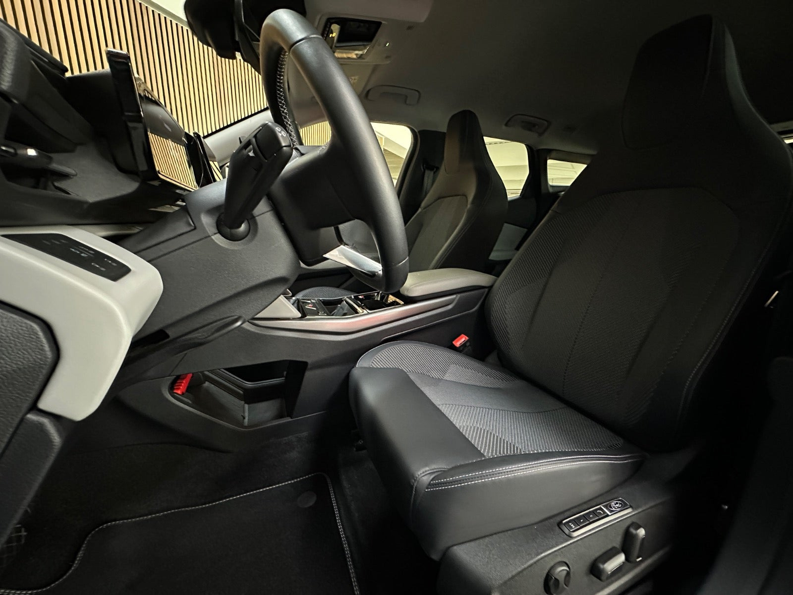 Blå Ford Explorer fra 2025