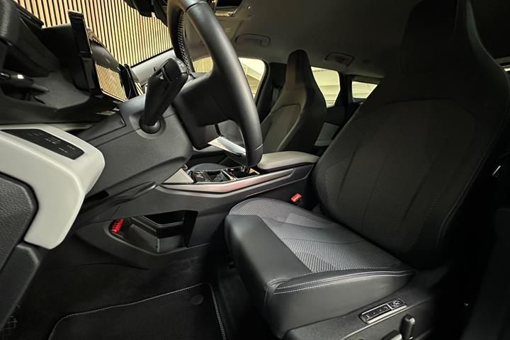 Blå Ford Explorer fra 2025