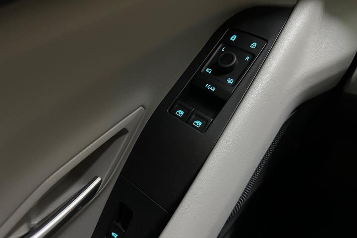 Blå Ford Explorer fra 2025