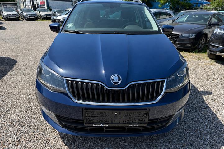 Blå Skoda Fabia fra 2017