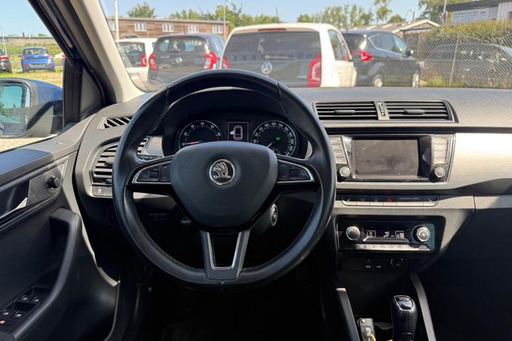 Blå Skoda Fabia fra 2017