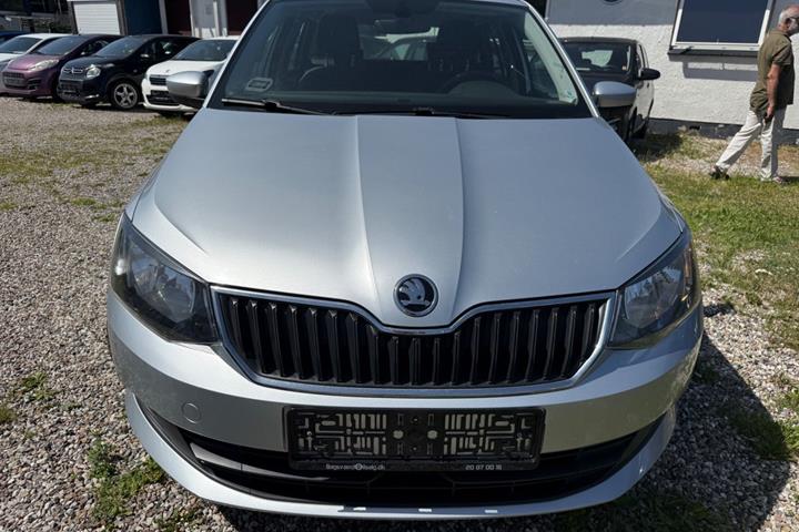Sølv Skoda Fabia fra 2017
