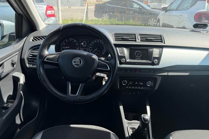 Sølv Skoda Fabia fra 2017