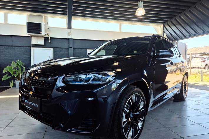 Sort BMW iX3 fra 2023