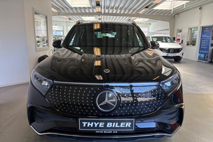 Sort Mercedes EQB250+ fra 2024