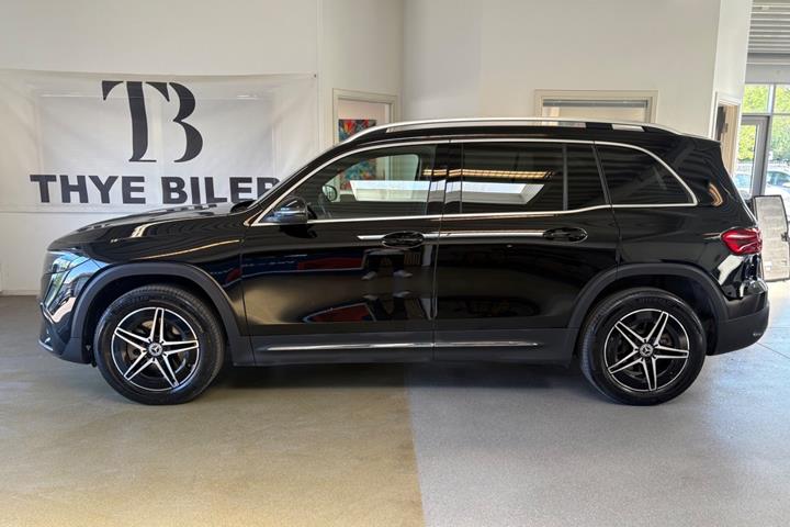 Sort Mercedes EQB250+ fra 2024