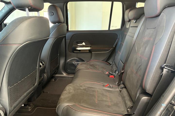 Sort Mercedes EQB250+ fra 2024