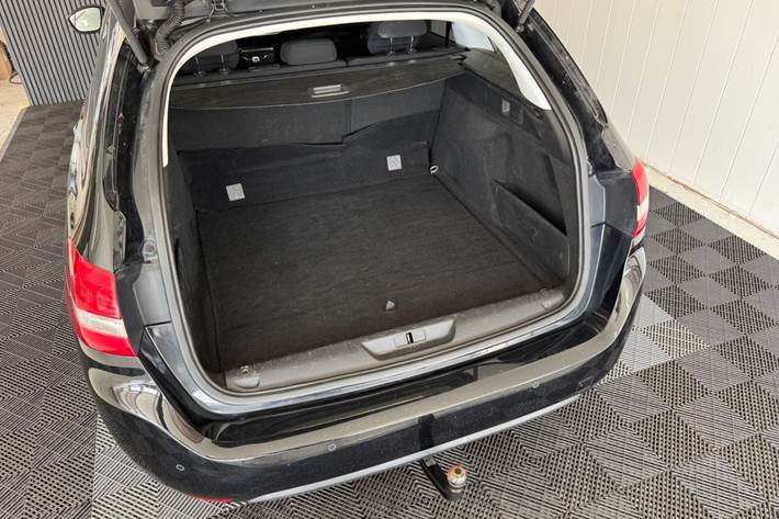 Sort Peugeot 308 fra 2016