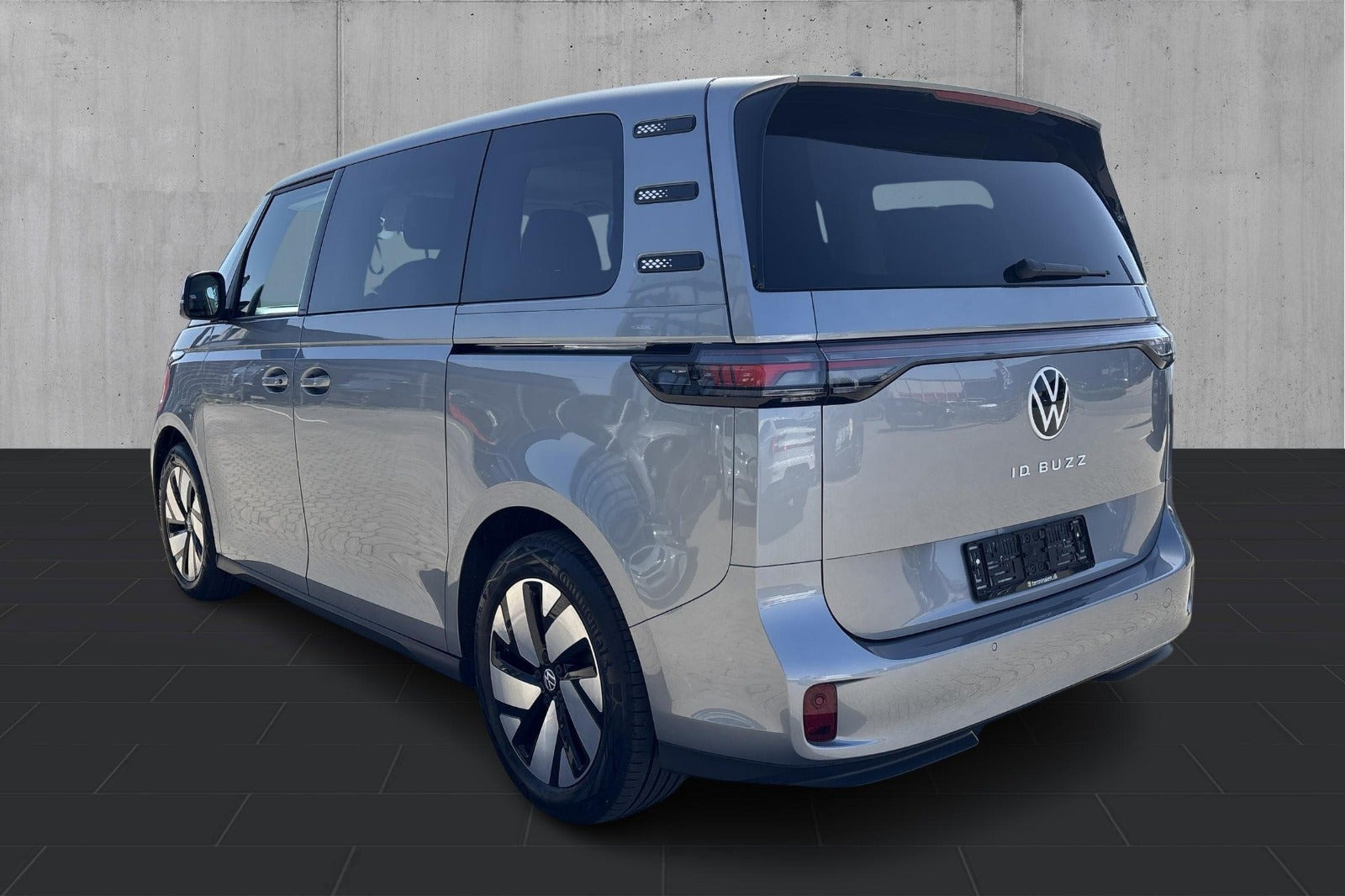 Sølv VW ID.Buzz fra 2023