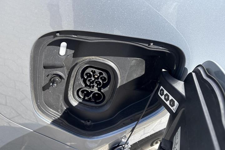 Sølv VW ID.Buzz fra 2023