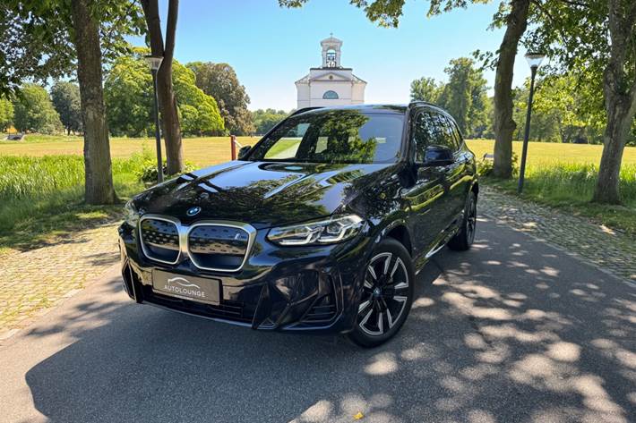 Sort BMW iX3 fra 2025