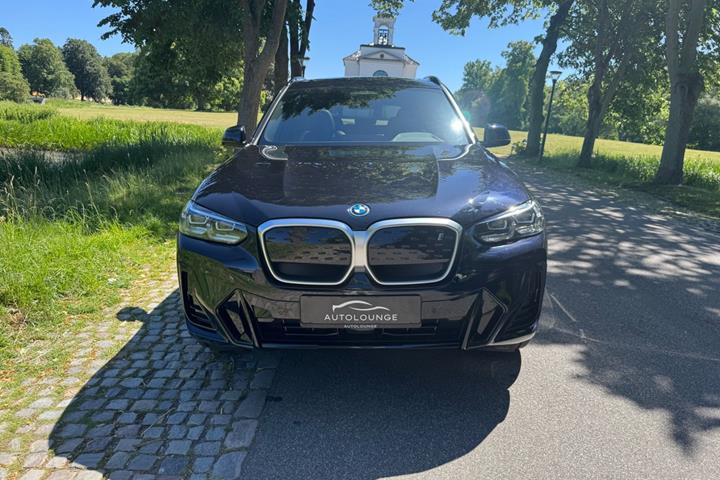 Sort BMW iX3 fra 2025