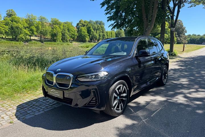 Sort BMW iX3 fra 2025