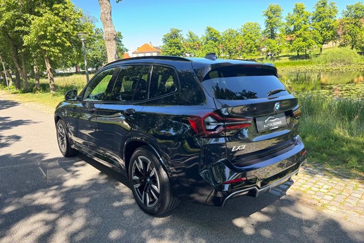 Sort BMW iX3 fra 2025