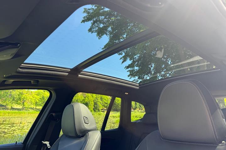 Sort BMW iX3 fra 2025