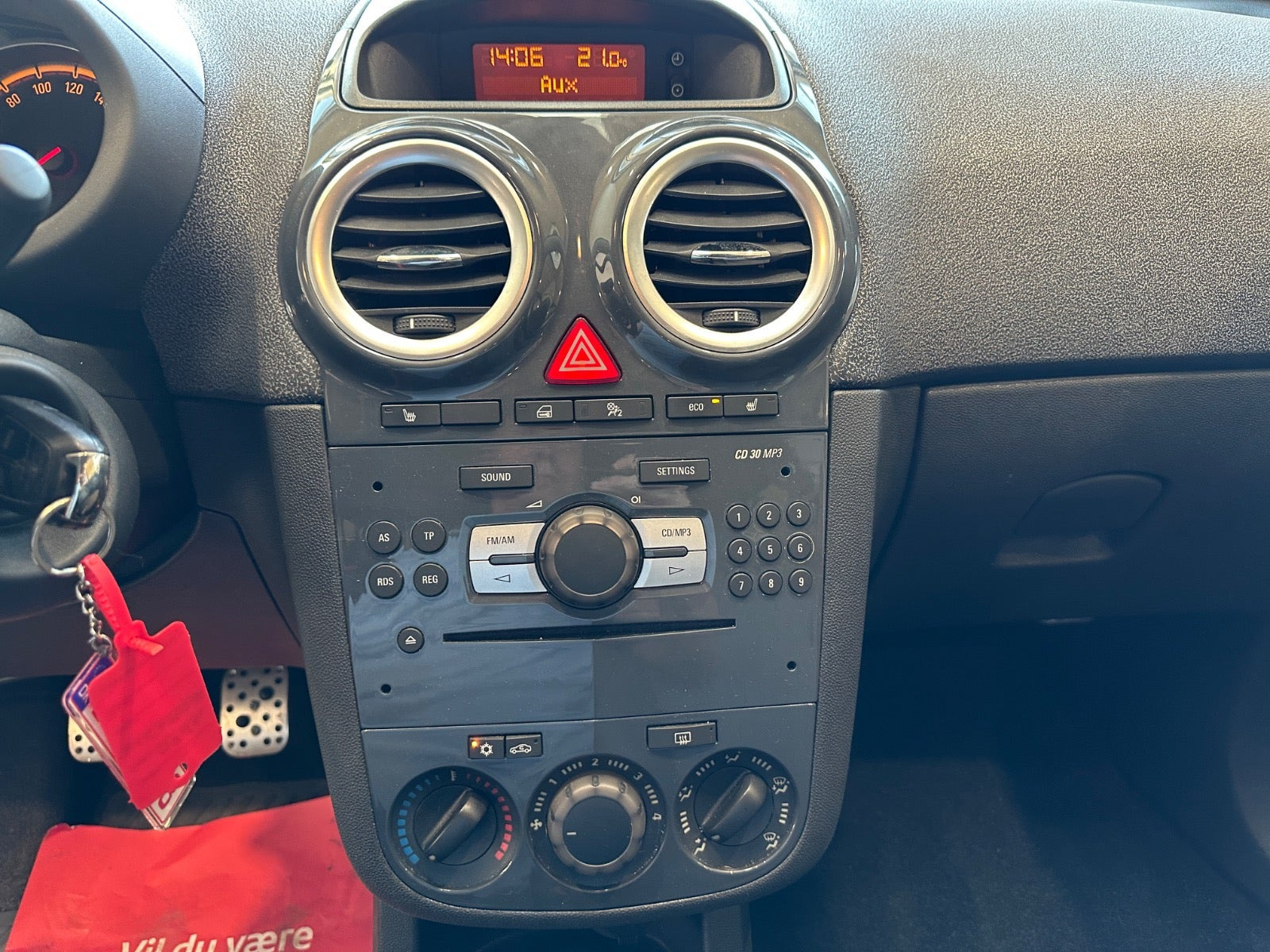 Sort Opel Corsa fra 2011