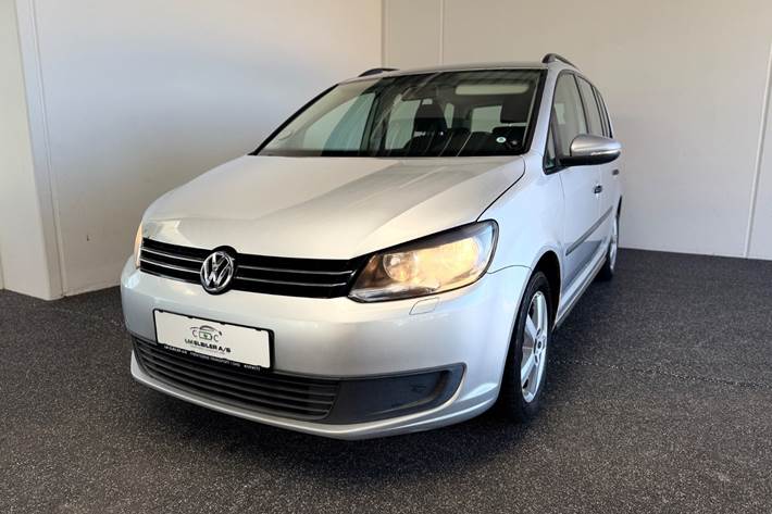 Sølv VW Touran fra 2012