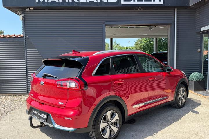 Rød Kia Niro fra 2019
