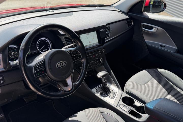 Rød Kia Niro fra 2019